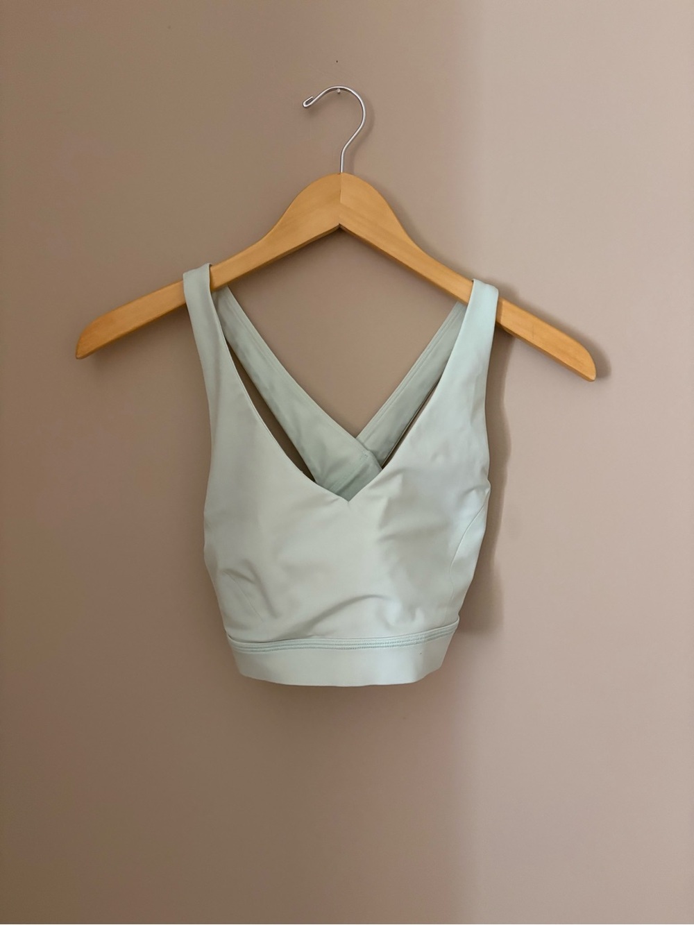 Lululemon Pale Mint Cross-Back Sports Bra Top Sz6 NWOTs
